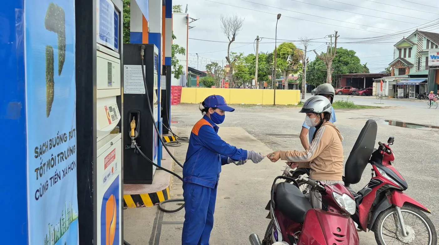 Quản lý giao ca tại trạm xăng: Làm sao tránh sai lệch số liệu bán hàng?